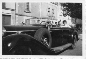 François Baconnais se marie dans une Mercedes Turbo décapotable blindée (…)
