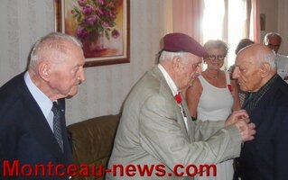 Pierre Cohen reçoit l'insigne de Chevalier de la Légion d'Honneur (…)
